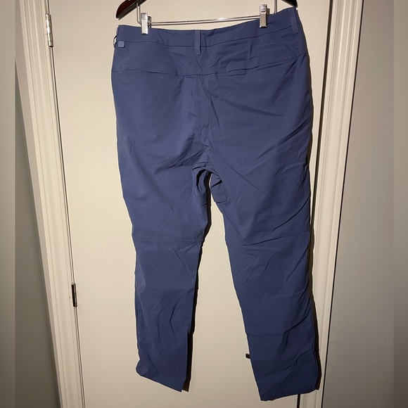 Lululemon commission golf . Sz 36. Light blue - Picture 2 of 3